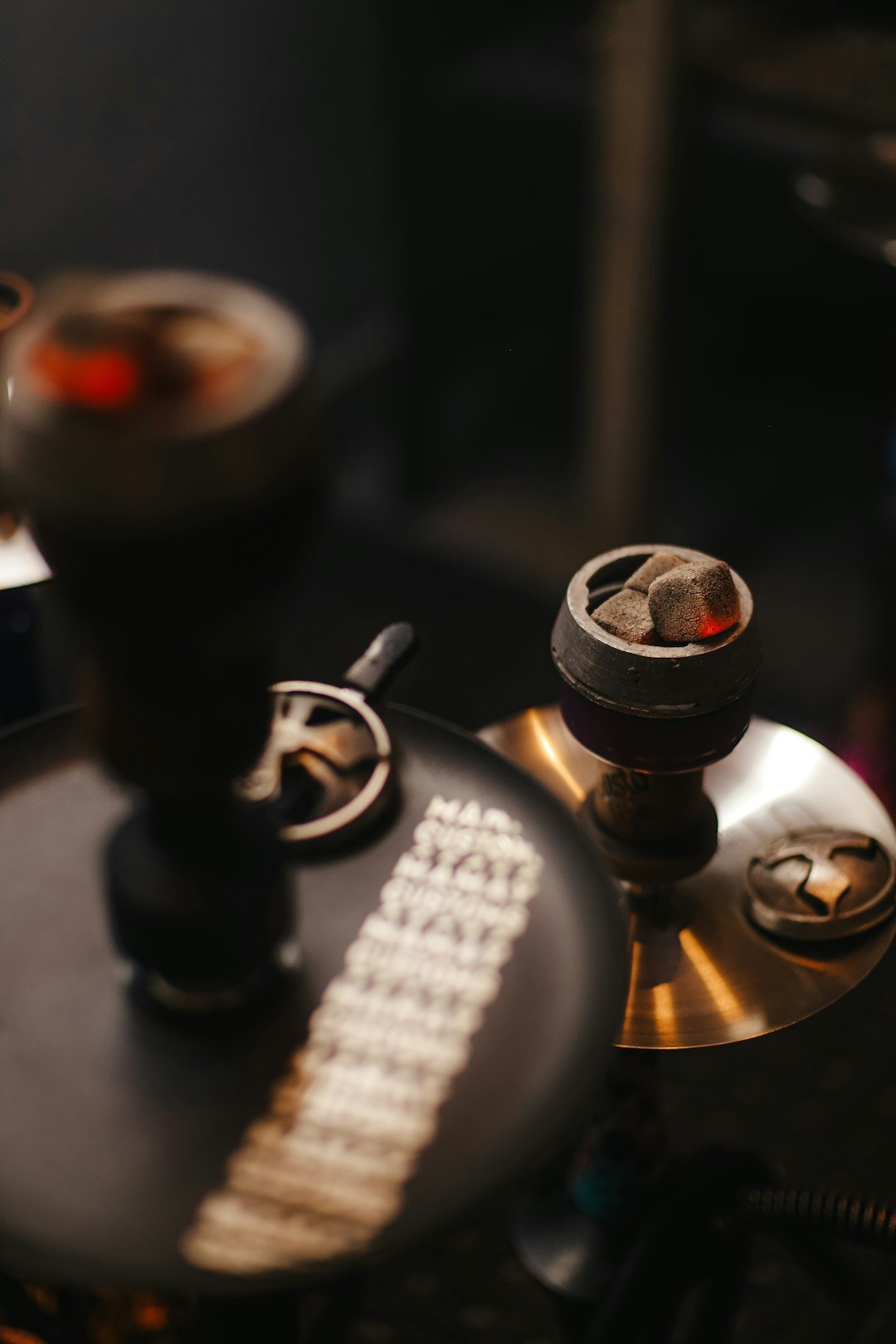 a-close-up-of-a-chess-board-rrggf8gkayi